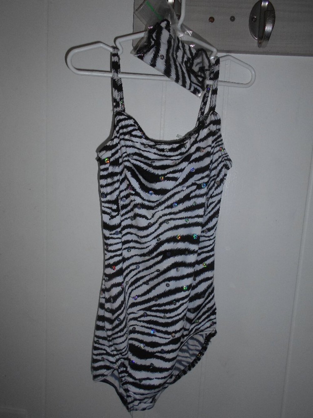 Zebra Leo w/Wrist Cuffs-Large Child-NWOT